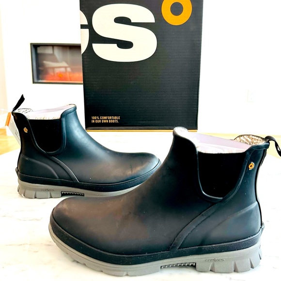 SOLD! BOGS Amber Ankle Boots - Picture 1 of 9